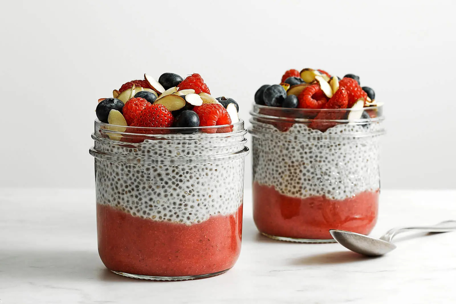 almond-strawberry-chia-seed-pudding-recipe