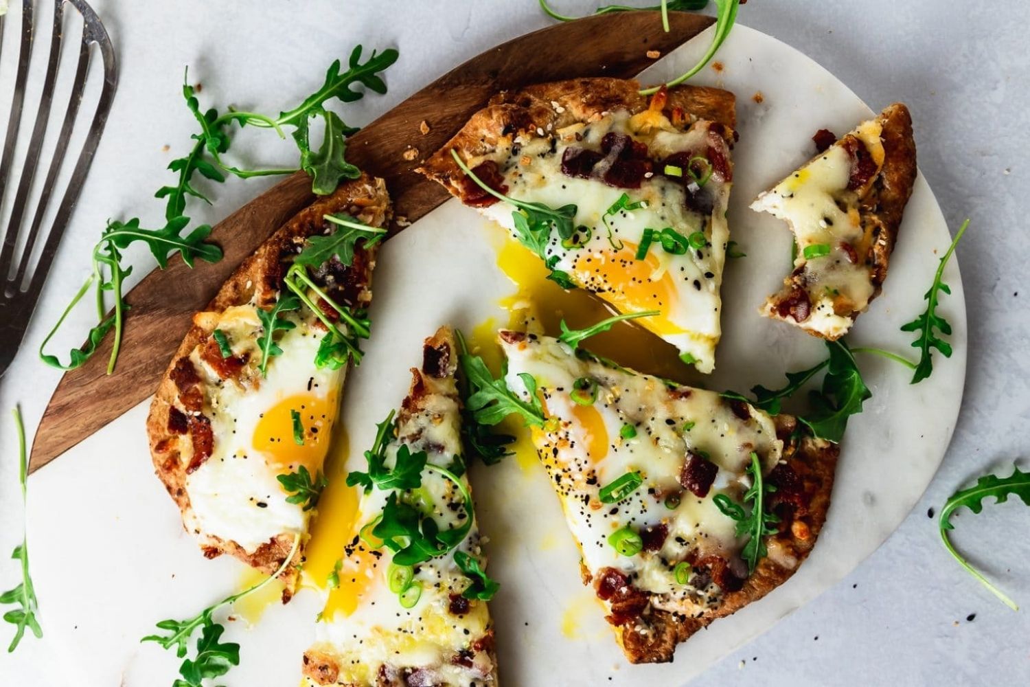 flatbread-breakfast-pizza-recipe