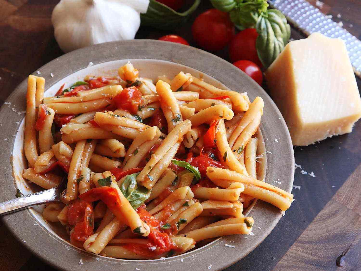 pasta-bake-with-cherry-tomatoes-and-basil-recipe
