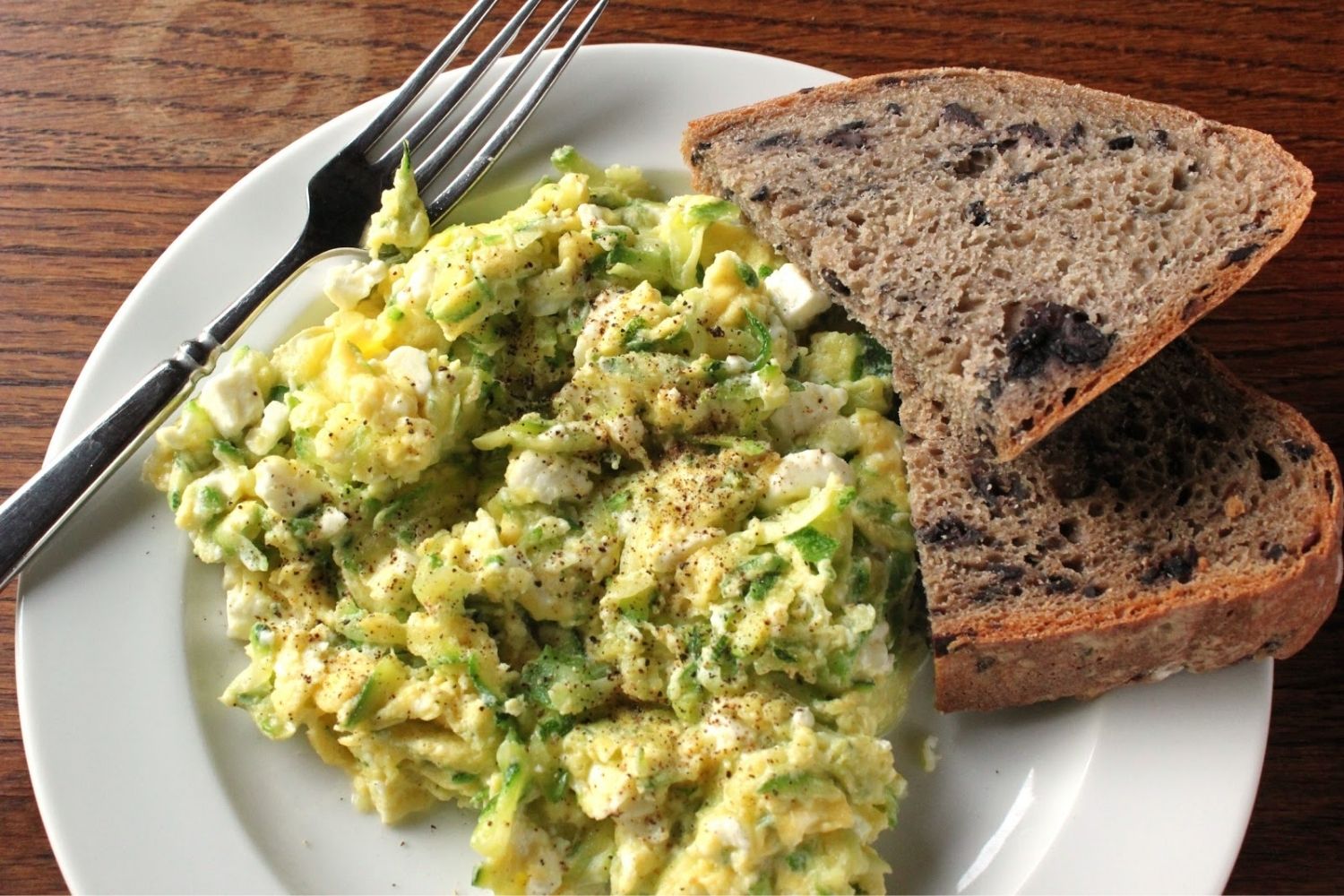 scrambled-eggs-with-zucchini-recipe